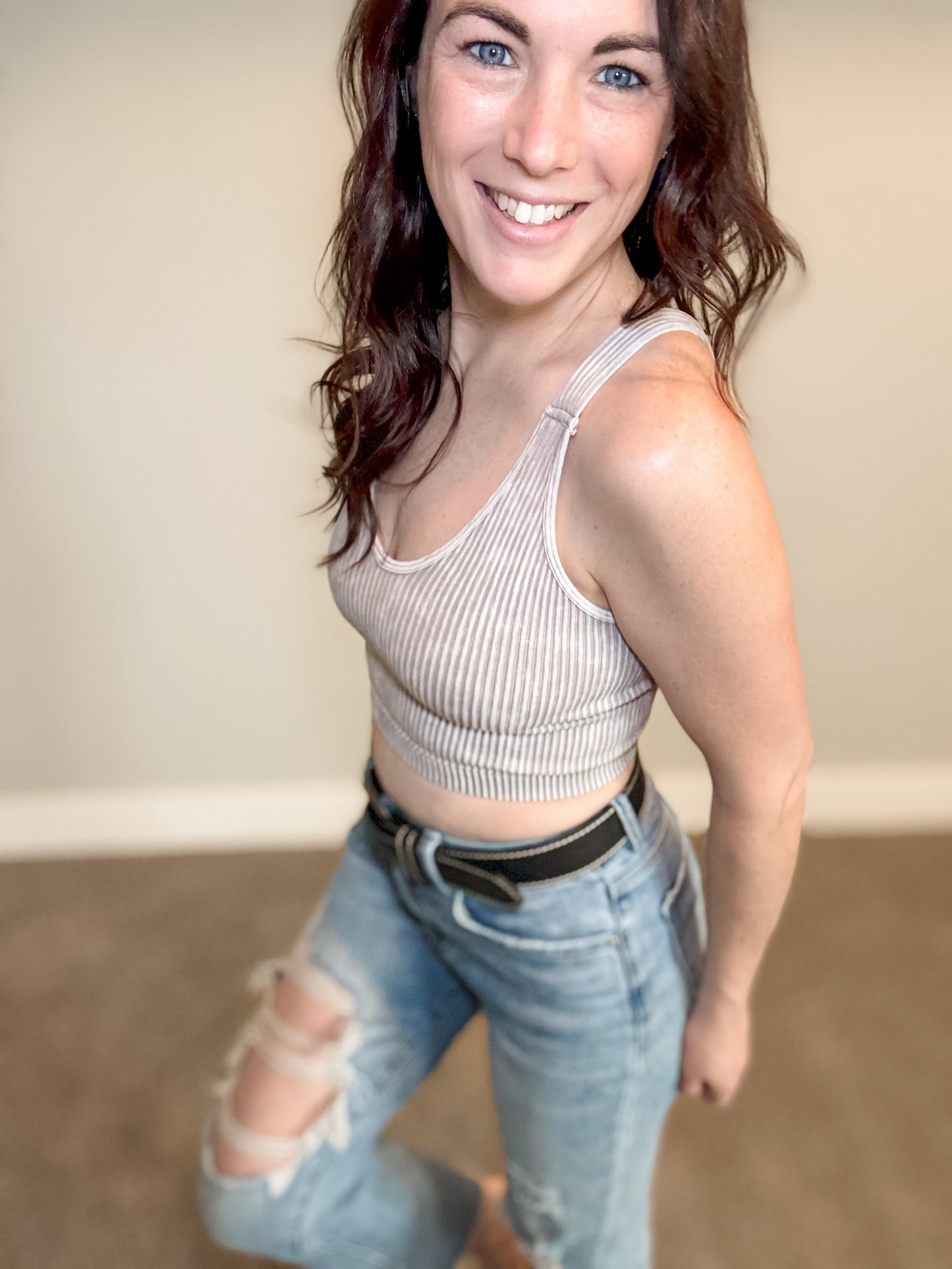 Kelsi Seamless V-Neck Crop Tank
