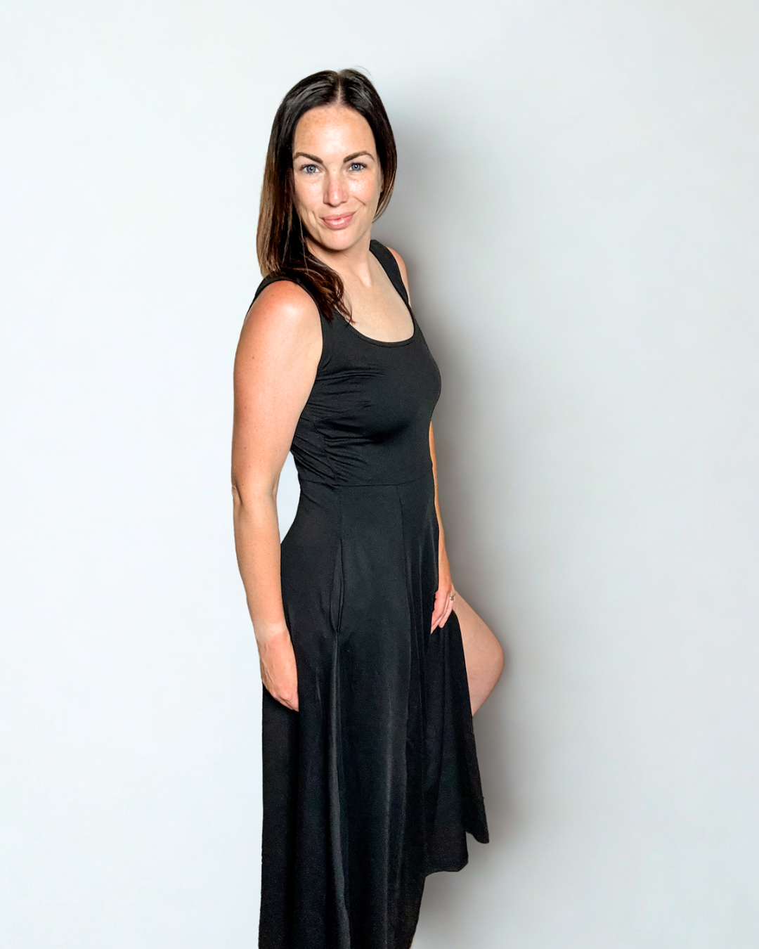 Sassy Scoop Neck Midi Dress