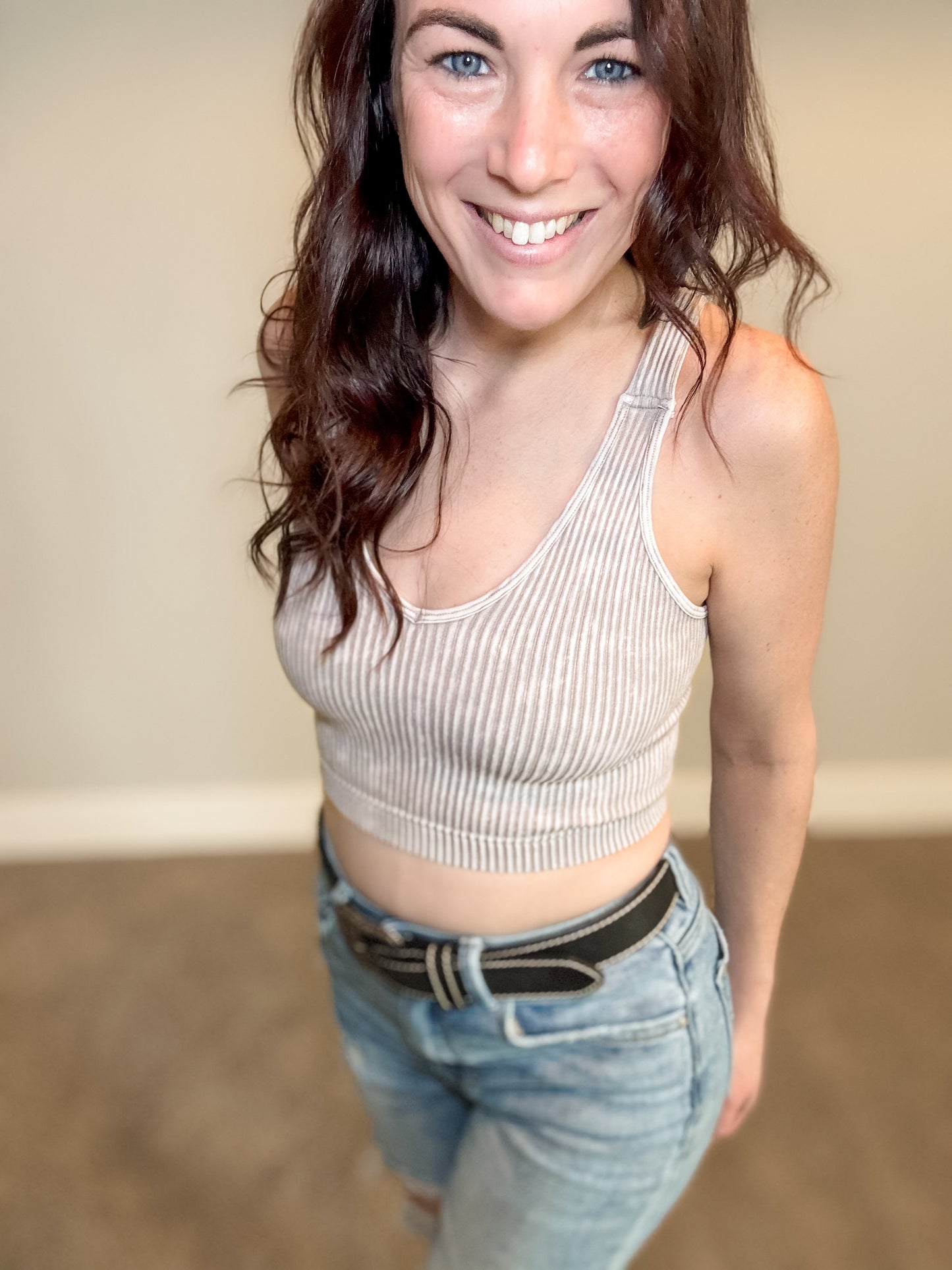Kelsi Seamless V-Neck Crop Tank